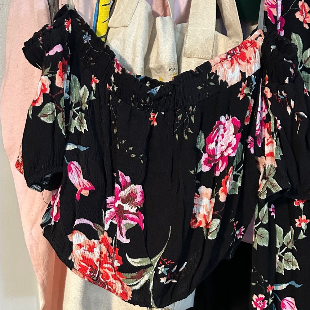 Floral Off-Shoulder Top - Black